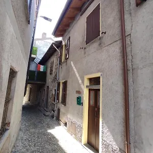La Casa A Chiocciola Between And Mountains , Lierna Italien